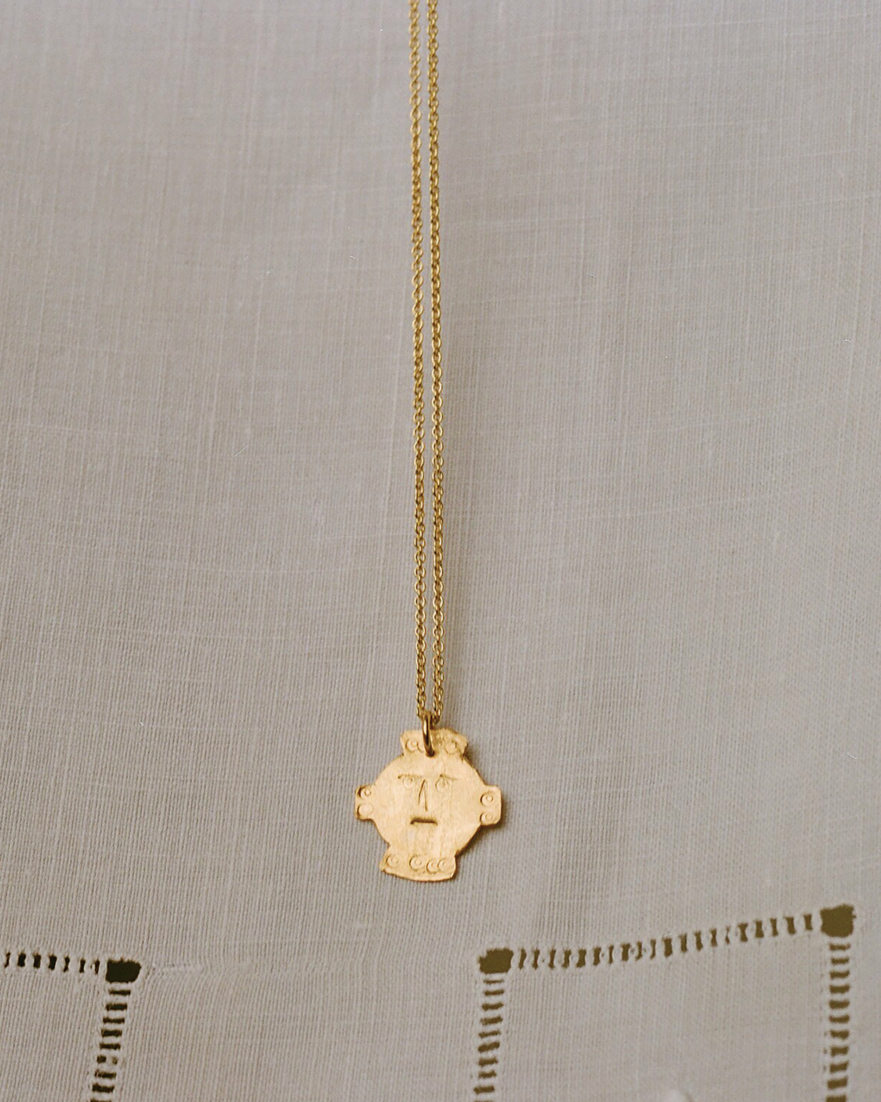 Mini Ra necklace - Gold plated silver