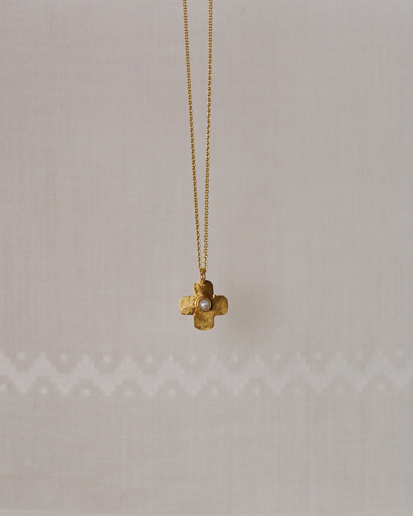 Jour pendant - Gold plated silver