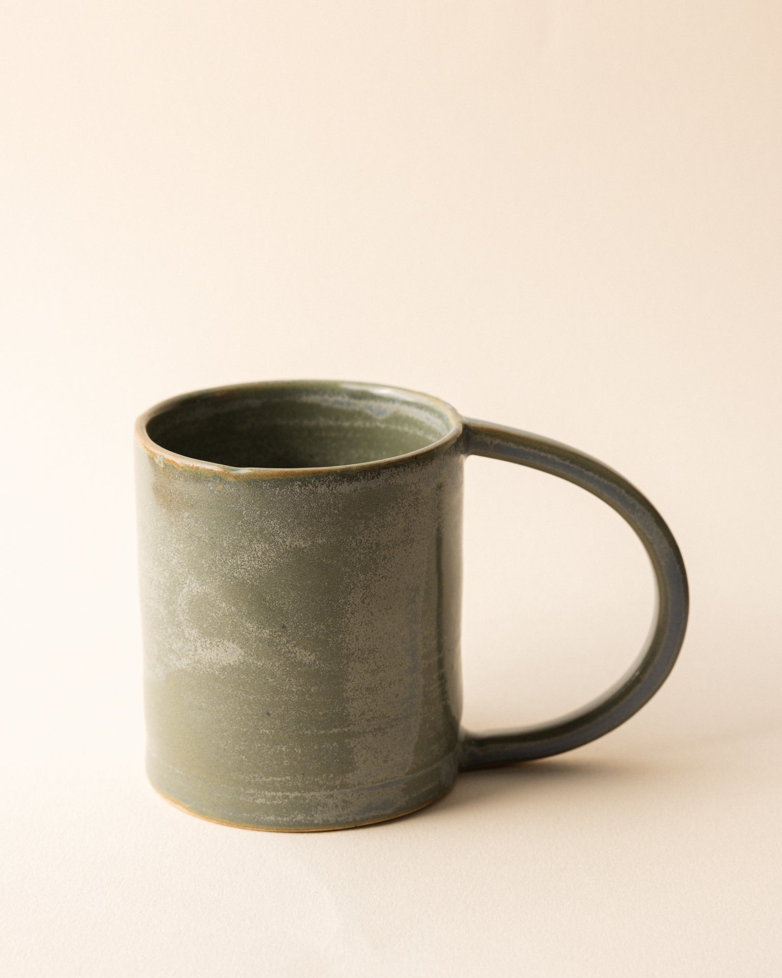 Large mug with handle | Light green | Stoneware | Handmade